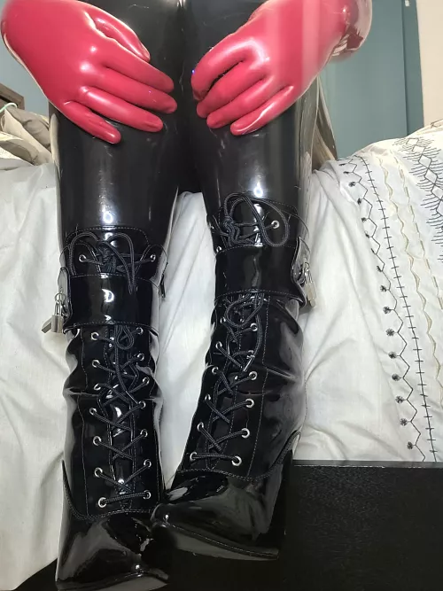 locked boots 🥰 by SweetheartLatex