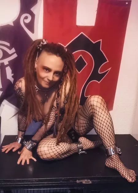 Lok'tar ogar!!!Feeling like Garona today. Playing on the top of my cage. Don't be shy what are you?Horde or Ally? by Nekotied