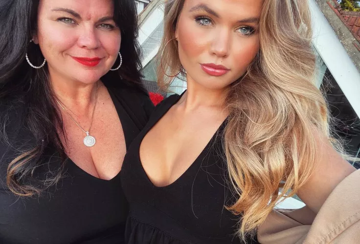 Lola and Mom by edf999