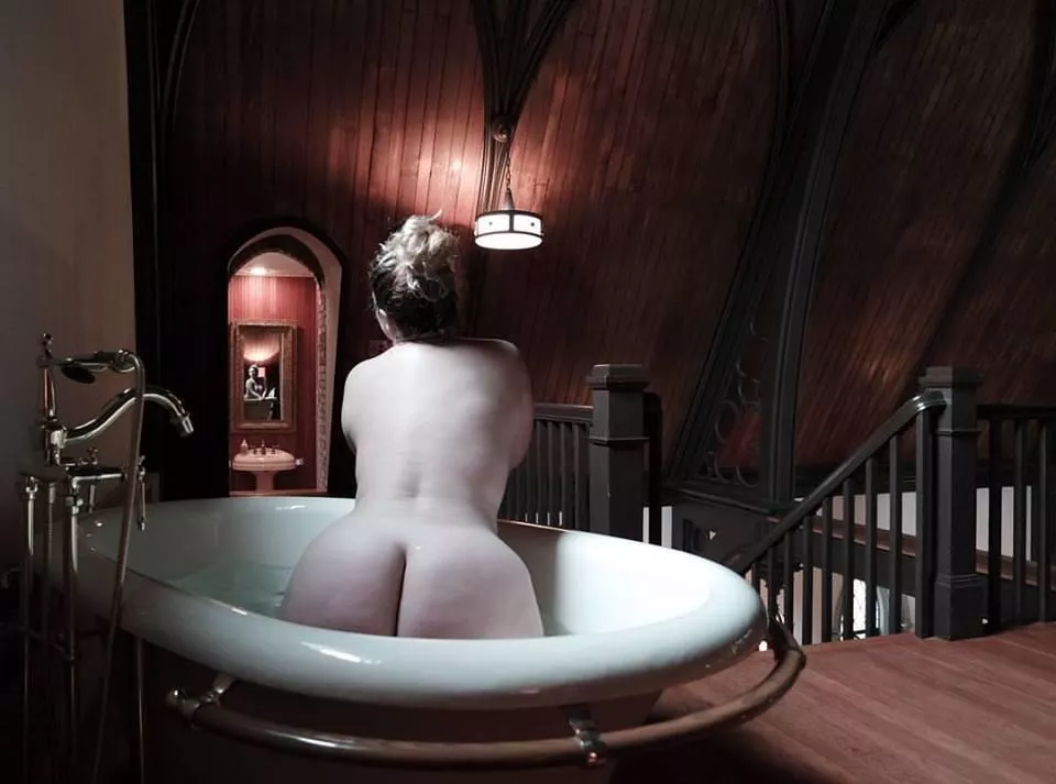 London Andrews posted by duncan_wooster