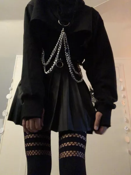 lonely 🖤 by AnxiousShade