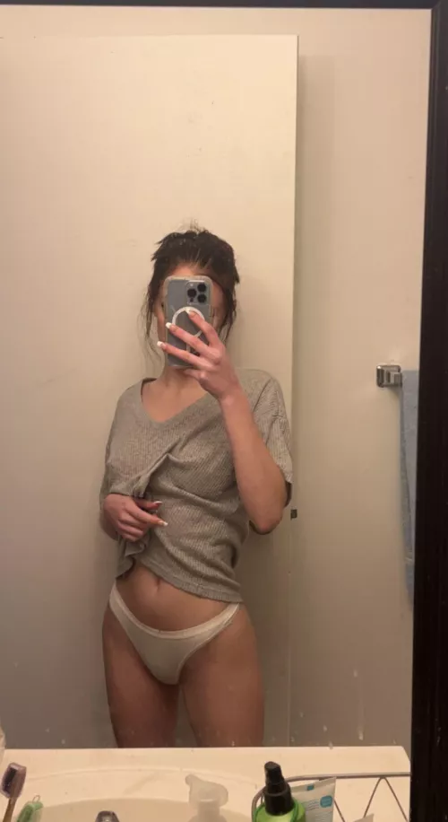 Lonely and frisky tonight by haileykayyyOF