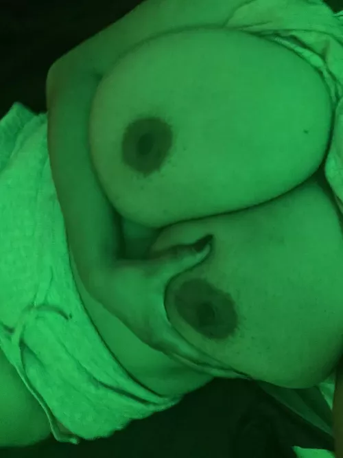 Lonely female 22 (tx) by Mysterious-Way111