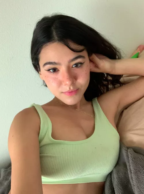 lonely : ( by hunnybabyjuno