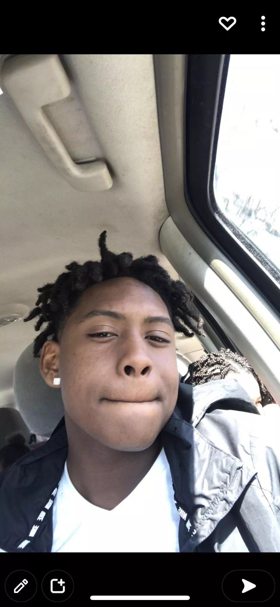 Lonely looking for an older woman👻{smkbj60} posted by Smkbj