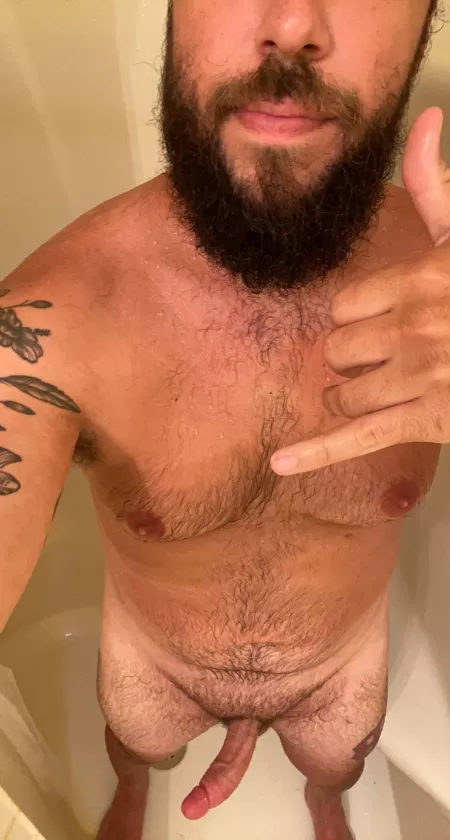 Long day at work.. fresh out of the shower by ac0186