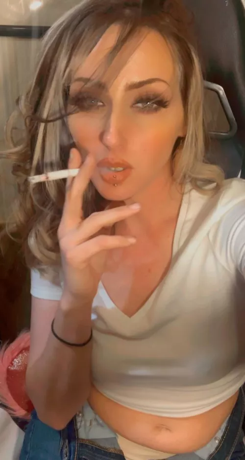 Long drag 😉🚬 (OC) by Icy_Information3915