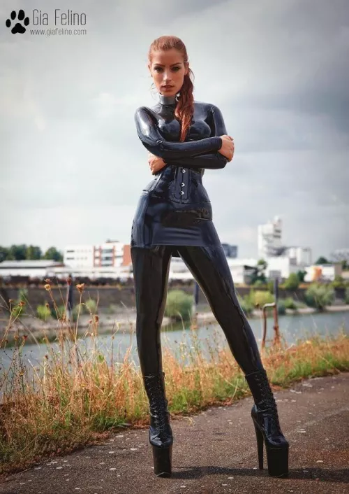 Long legs. by adreagreen