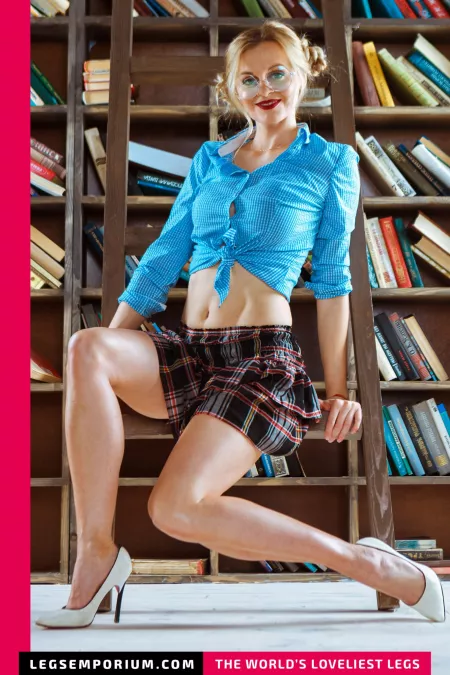 Long, Shapely Leggs by Legs-Emporium