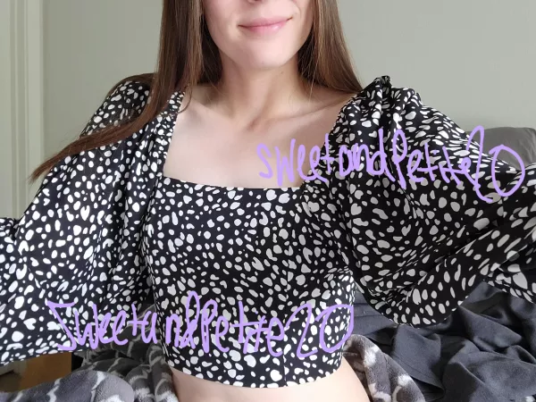 Long sleeve crop top!! by sweetnpetite20