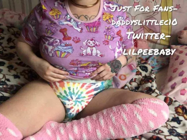 Look at all the pretty colors by Daddyslittlepissbaby