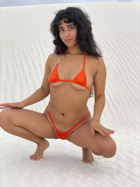 Look at my cute bellybutton by 85percentleen