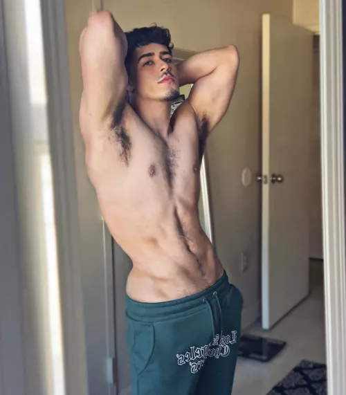 Look at my friends sexy body by Gardenclones