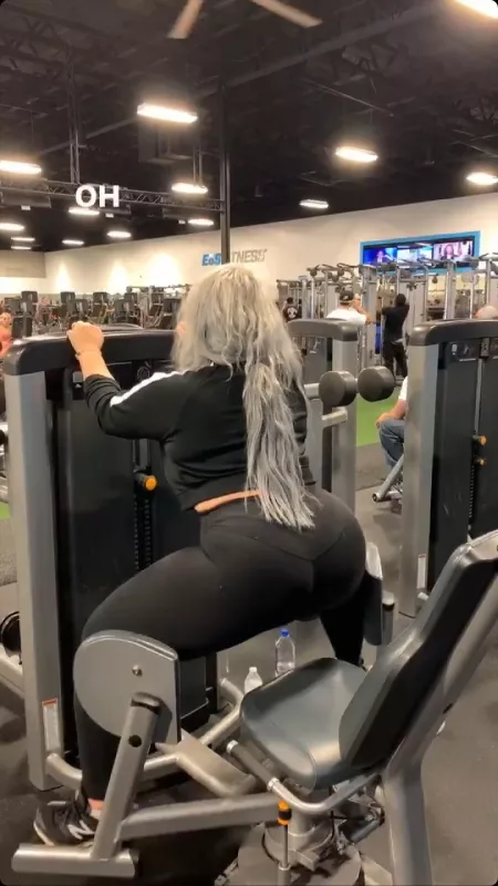 Look at that ass flex! by [deleted]