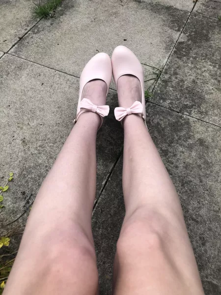 Look at the cute little bows! 🎀 by Rebberoonie