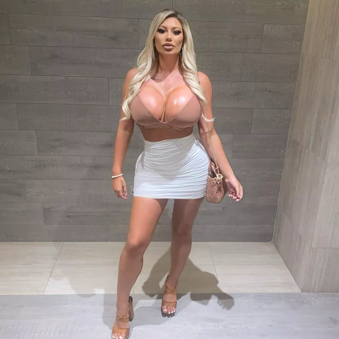 Look at the tits on that 😜 posted by lichellemarie