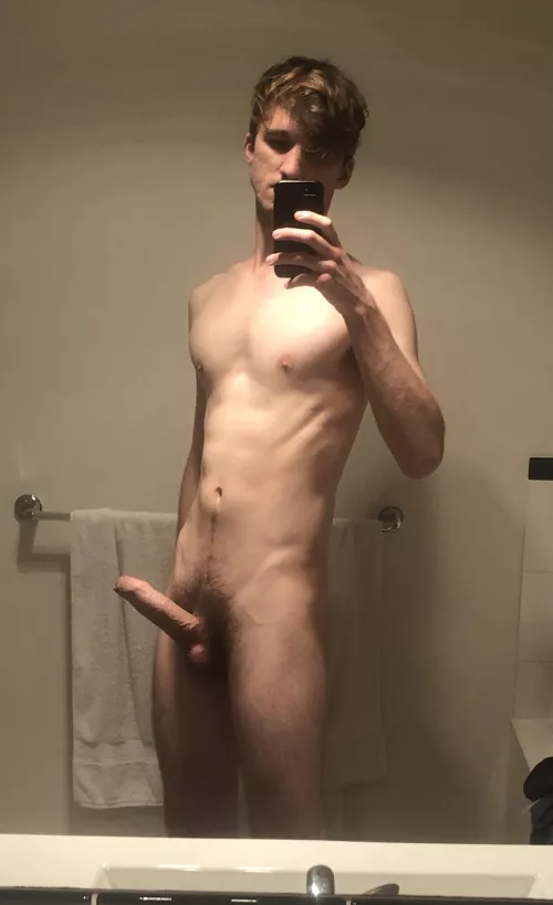 Look at this skinny little fucker with the dramatic lighting who tf gave me the right by Melancholy_Adonis