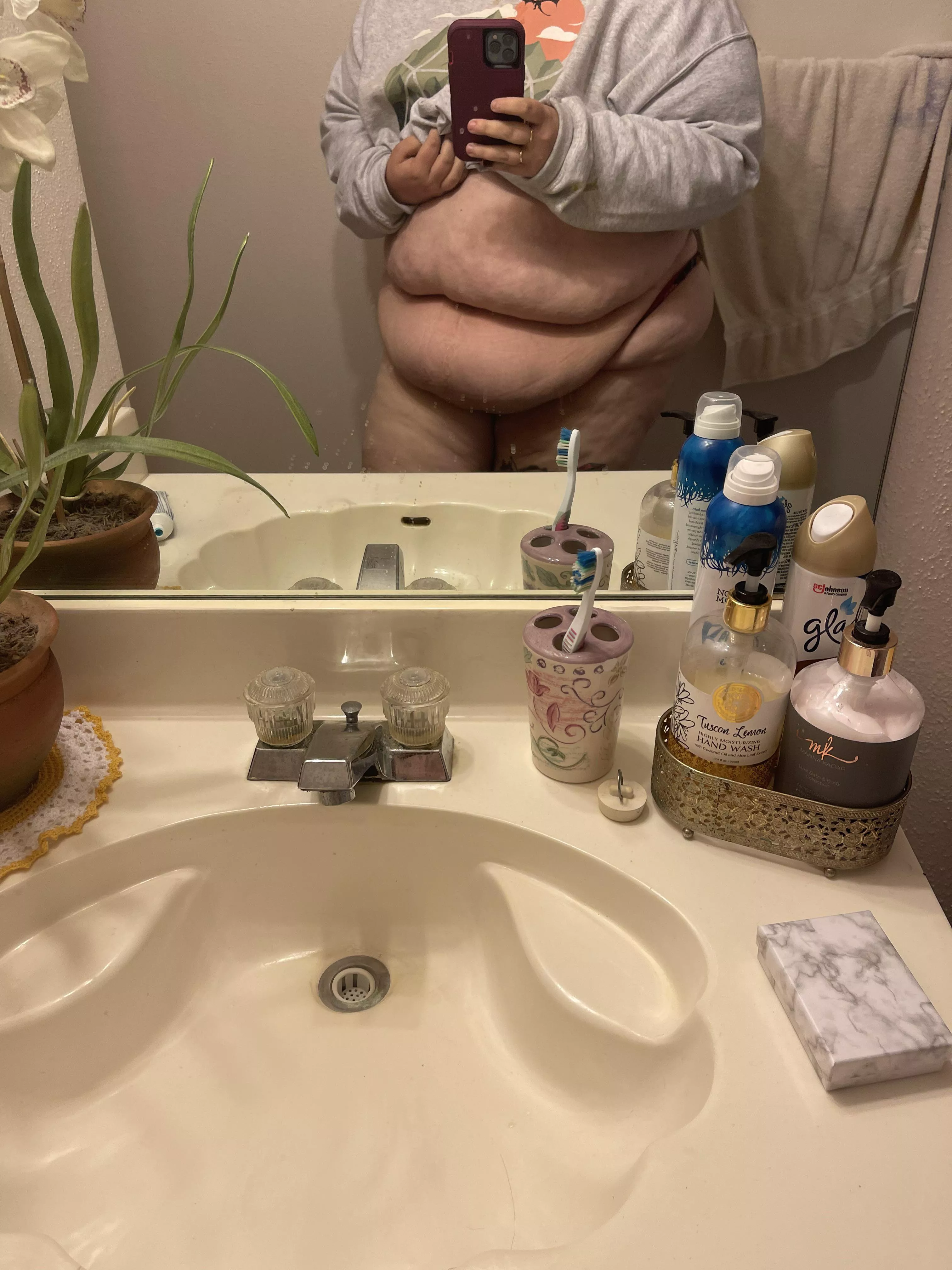 Look at those rolls 🤤Sc-hannahe998 posted by OrganizationSecure78