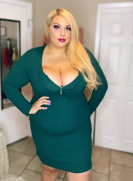 Look how cute my belly looks 🤤 by Mcurve