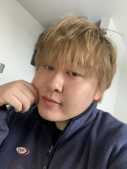 Look how long my hair is 🙄 I’m gonna get a haircut when I go down to Vancouver. by autumnmountain13