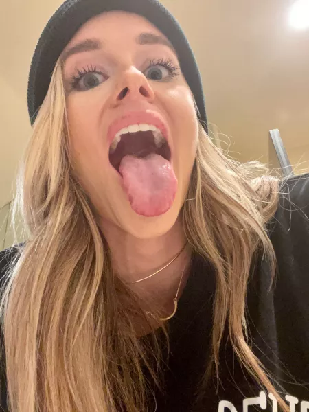 look how wide i can open for you, daddy by Normal-Decision6080