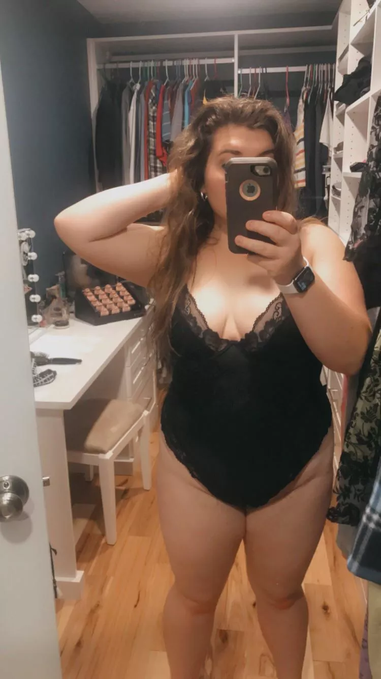 Lookin good, feelin good 😘😘 posted by hotwifehayley