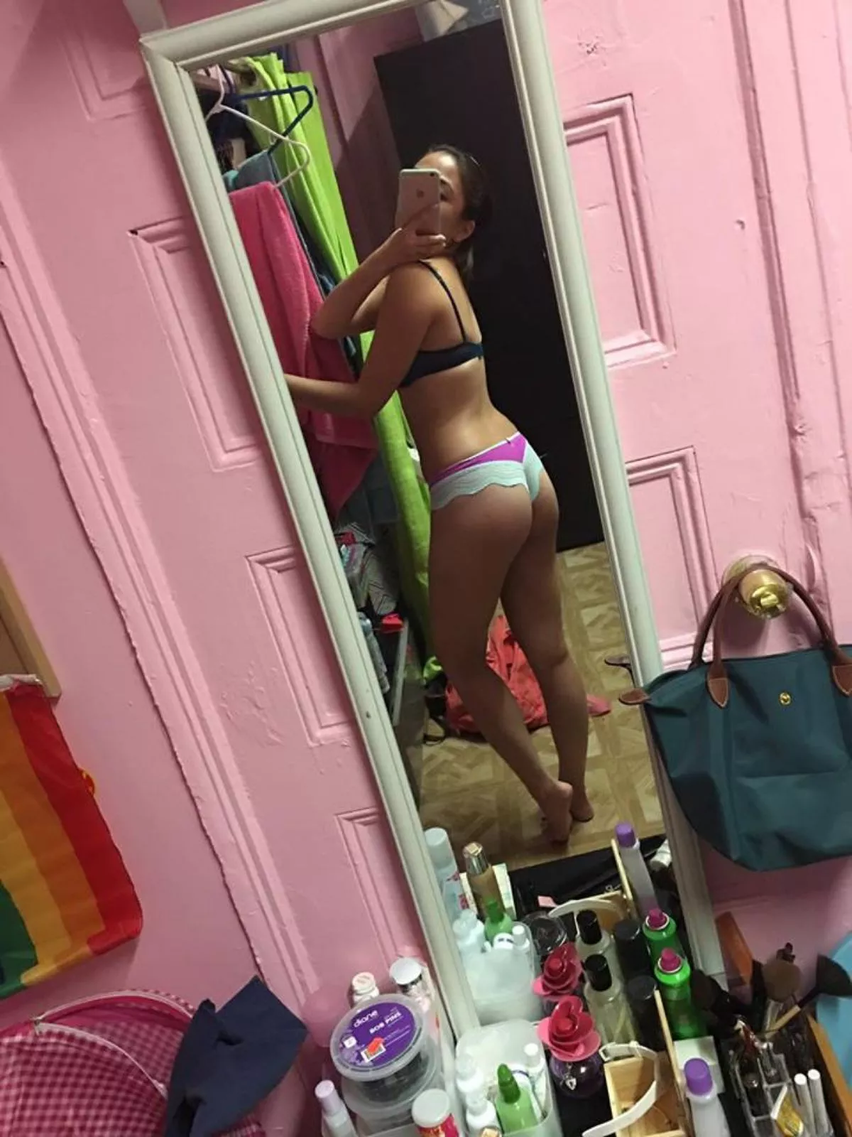 Looking a company to have fun 💋 Kik : Zara_gorg video call on skype (SELLING) What you waiting fully verify 💯💟 posted by zara_wet3