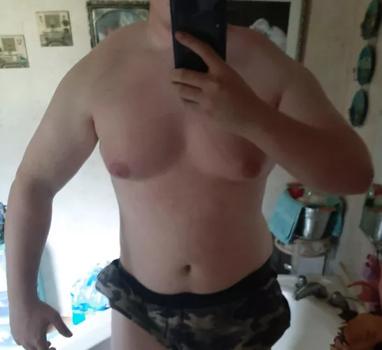 Looking a Little big by foreverpenguins