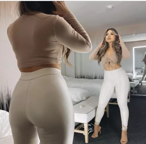 Looking at a mirror by yunaX2