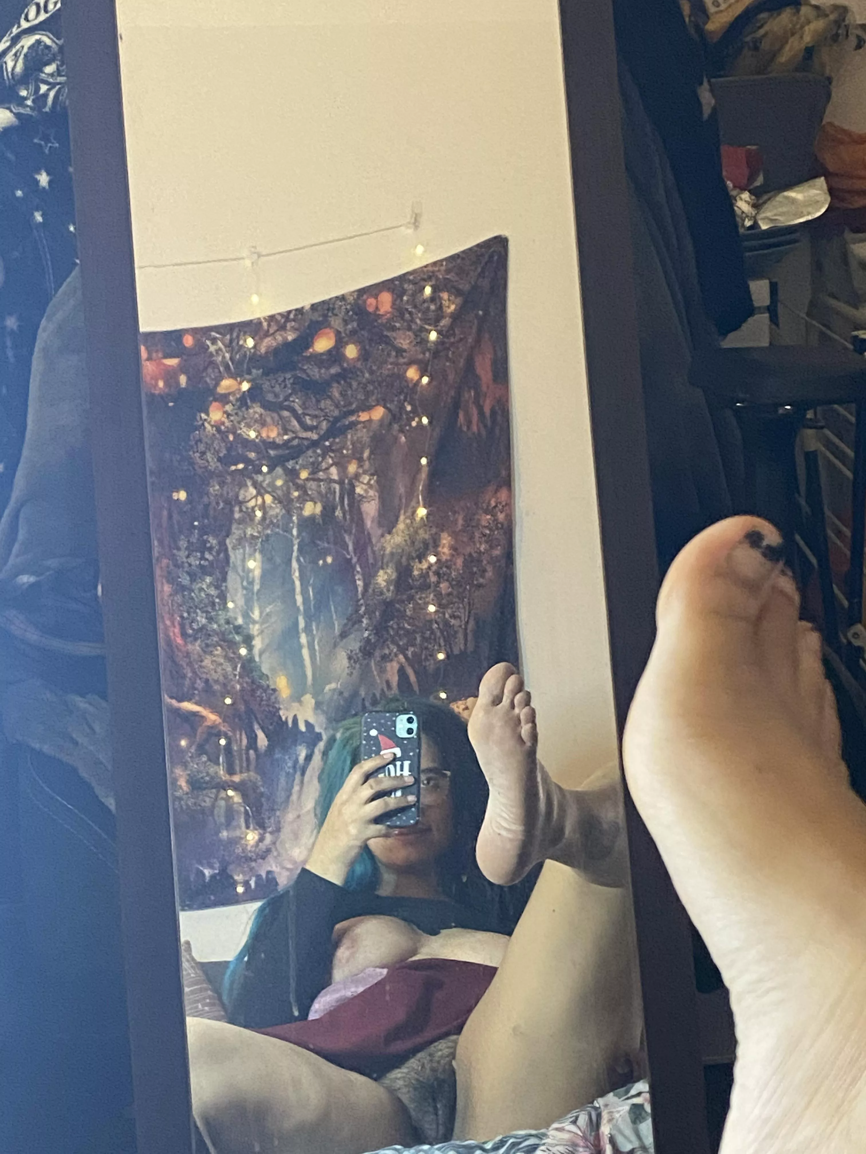 Looking at my pussy in the mirror turns me on posted by lickmetillimtaylor