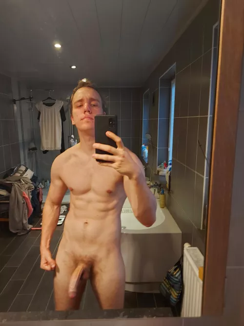 Looking down on you because i always have a god complex after my workout ! Pm open ;) by belgarathhh