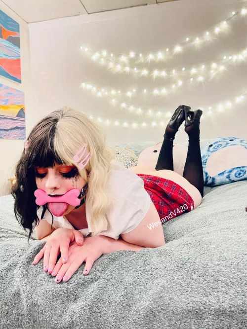 looking for a bf who fucks me everyday, would u volunteer? [f] by Wesandveronica420