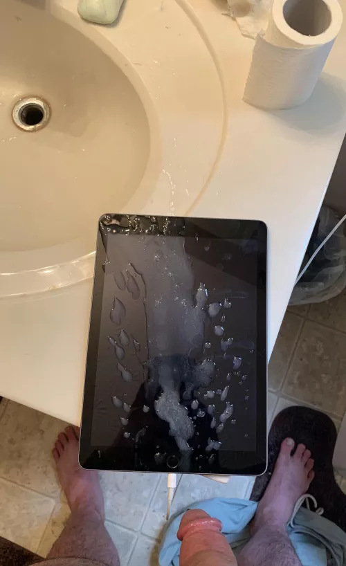 Looking for a guy who has a huge load saved up and a big screen. If you qualify I want to teach you how to shoot multiple loads all over a girl’s face I know. The results will be similar to this pic by Looking4tributes