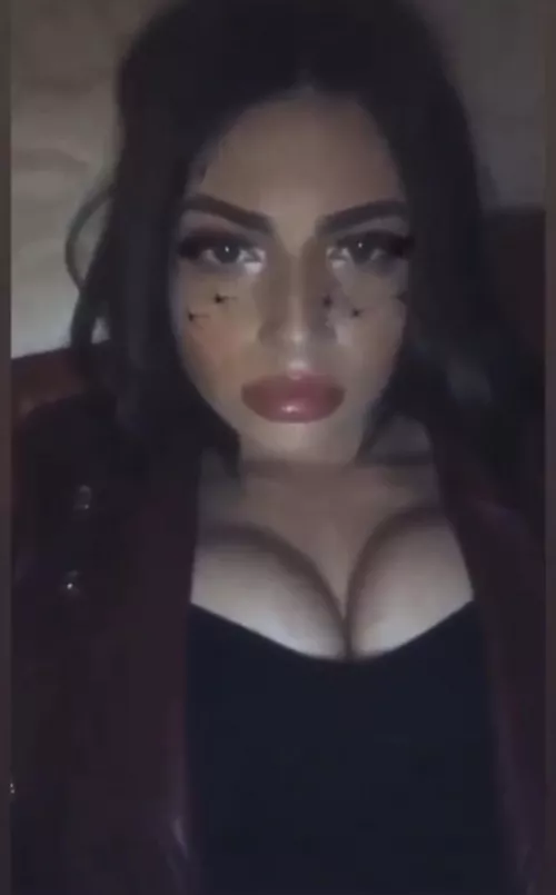 Looking for a horny slave, snap dilayla477 by Alternative-Bag-662