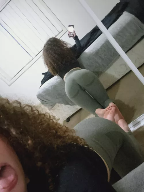 looking for a man who will hold my hair while i give head by Rulitoes