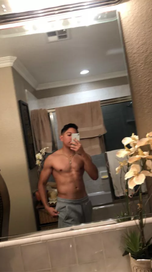 Looking for a mistress to dominate on cam? Message me by Mreddit33