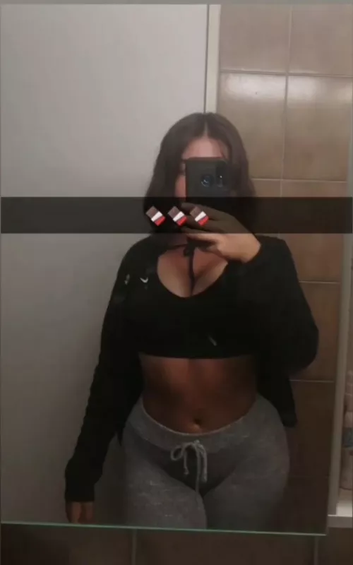 Looking for a slave by Alternative-Bag-662