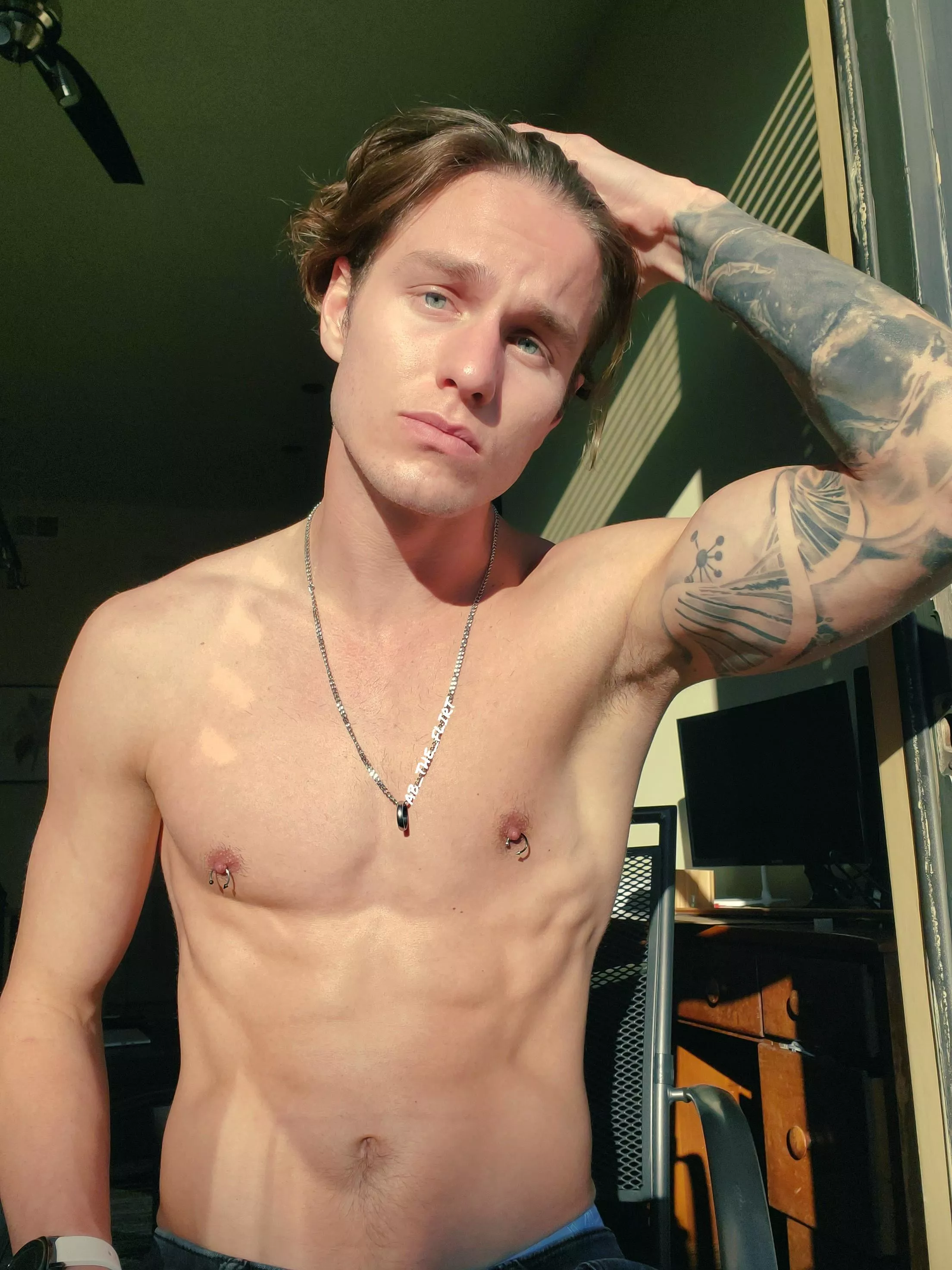 Looking for a valentine to workout with, will you be mine? posted by AB_the_Flirt