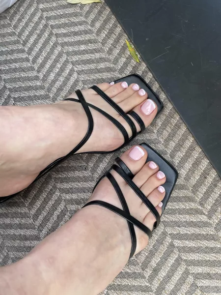 Looking for a volunteer to tell me how tasty my pretty toes are. Any takers? by EmmaLovettFeet