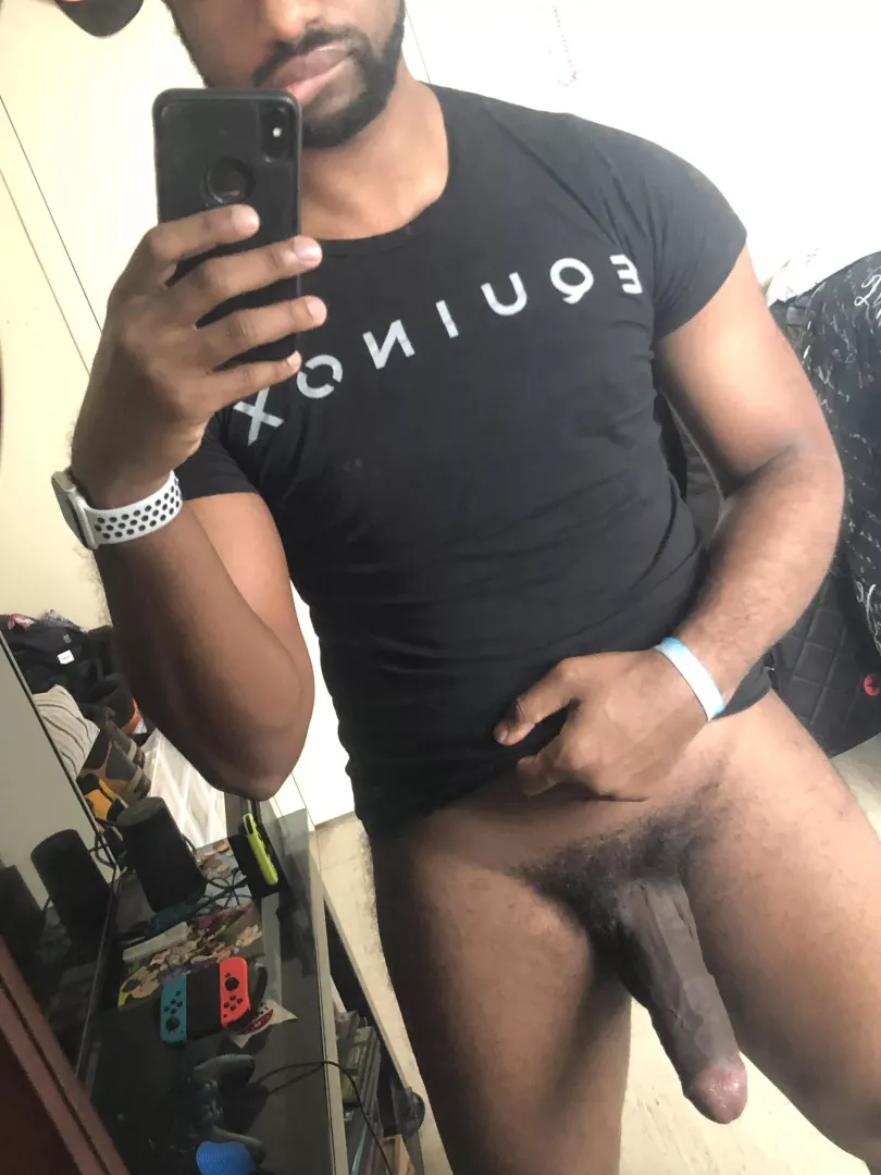 Looking for a workout partner at home 😉 posted by ElDomPapito