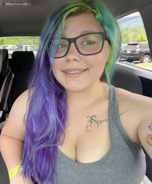 Looking for big cocks to cocktribute her message me if you are interested by daso983