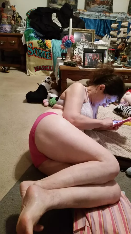 Looking for cock by Effective-Stop-8627