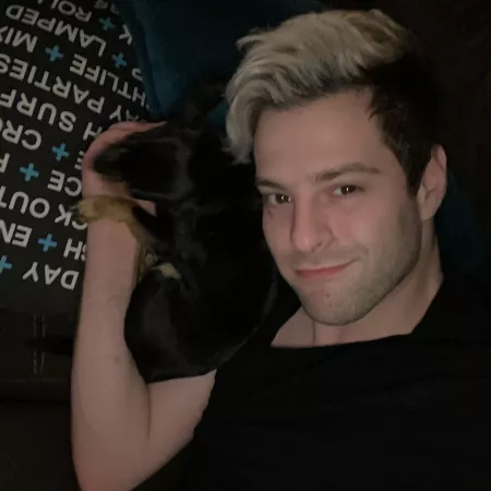 Looking for friends or more? Maybe? We’ll talk 👀 by ChaoticGaymer