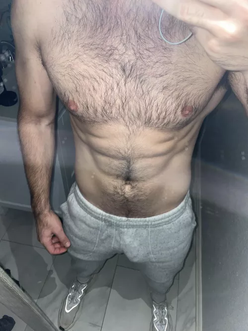Looking for hung 40+ dm me by TBT1992