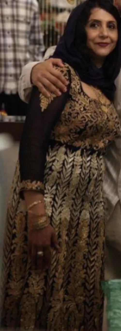 Looking for hung bullies to show me how they jerk off to me desi mom. by Bobmeisterhaus