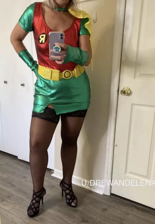 Looking for my Batpole to climb onto . 47F by Drewandelena