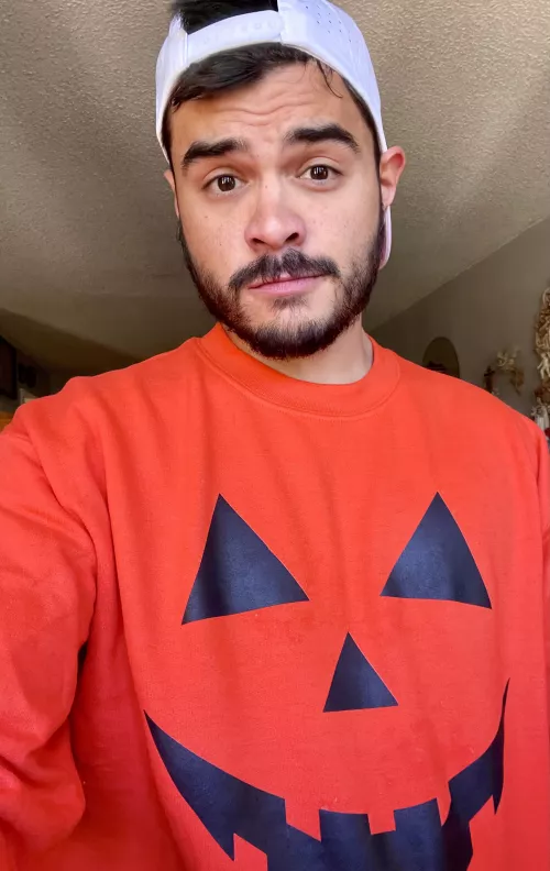 Looking for scary movies and back scratches 🎃 by MikeA95