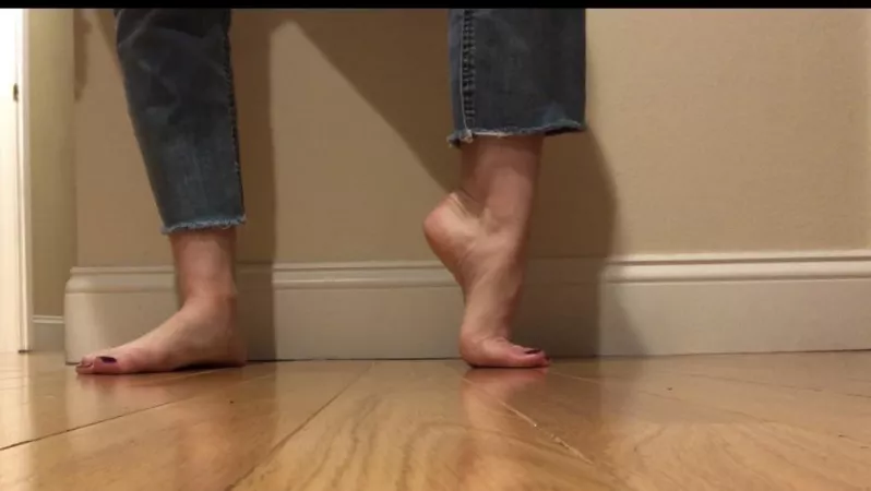 Looking for some love for my dancer feet ;) PM me by nataliejane1996