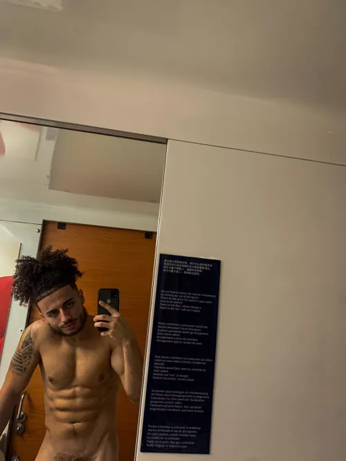 Looking for some new friends 😆 by AnthonyPParis