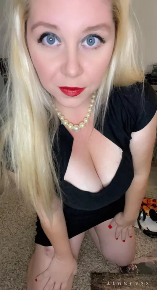 Looking for someone to take me home after the holiday parties. 💋 by AllieLaneBailey